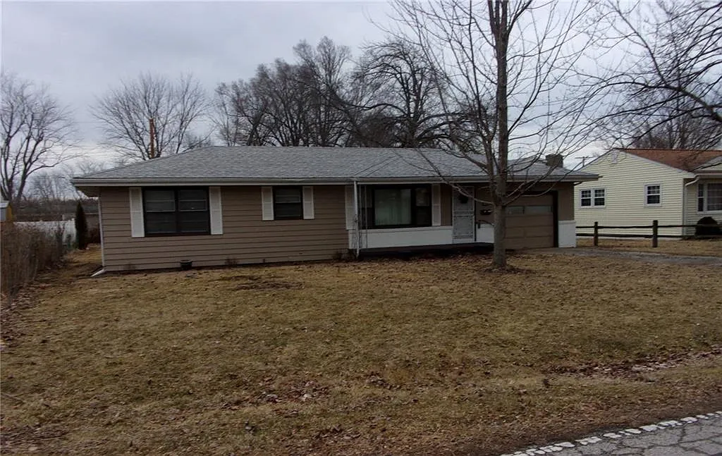 2420 W Olive St photo 1