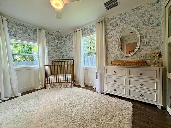 5th image of 2208 Henderson Dr