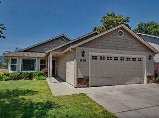 616 John Wayne Dr, Central Pt, OR 97502