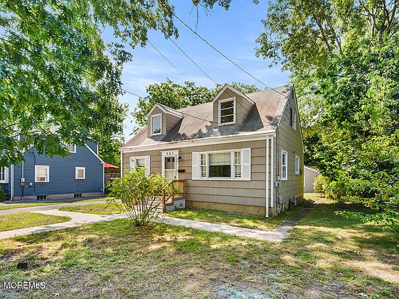 4th image of 905 Washington Street