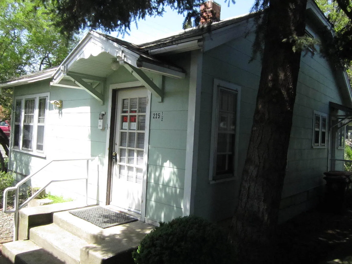 15-4 — Photo 1