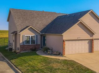 3606 Ballyford Dr, Bloomington, IL