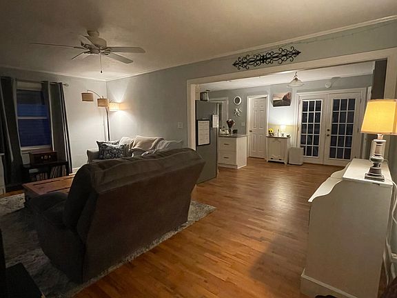 2nd image of 3903 Park Ave