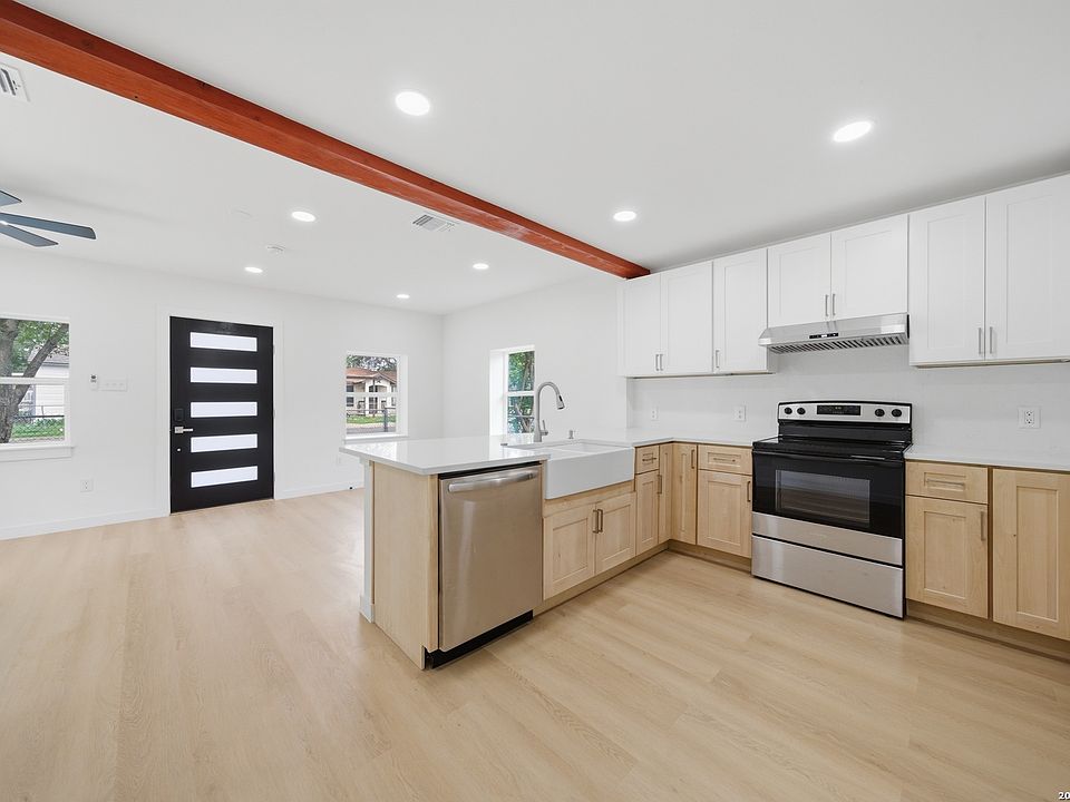 1st image of 1604 Calle Valencia