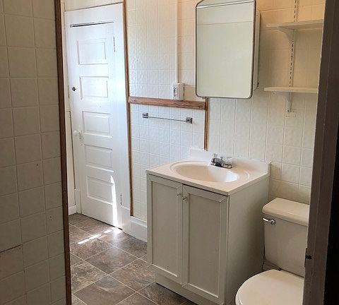 4th image of 930 S Broadway Ave #1/2