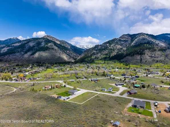 7 Ponderosa Dr, Thayne, WY 83127