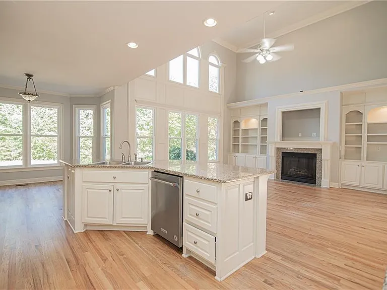 4012 Erin Dr — Photo 21