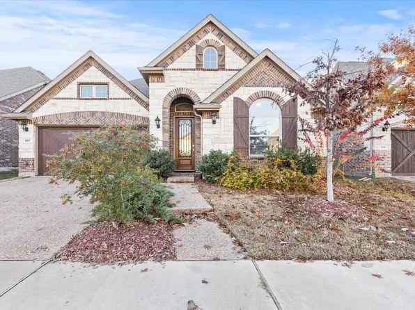 607 Pineview Dr, Euless, TX 76039