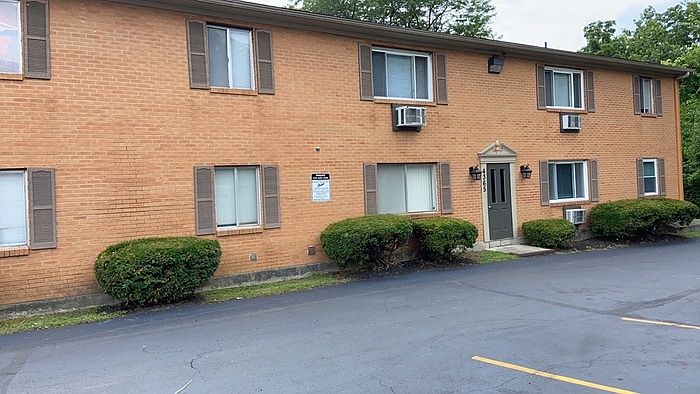 1st image of 4365 Parkway Dr #10