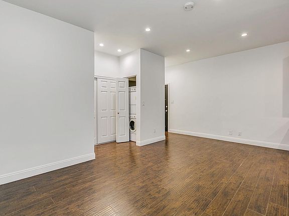 5th image of 7223 Willoughby Ave APT 107