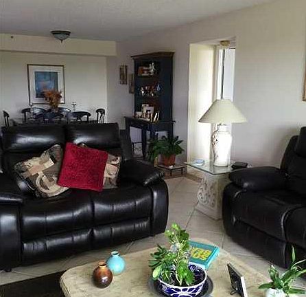 5th image of 900 NE 195th St APT 711
