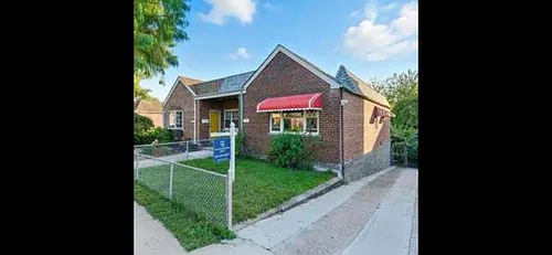 1049 Huntington Ave Photo 1
