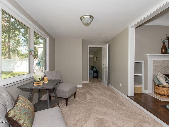 5th image of 1227 Lakeway Ave