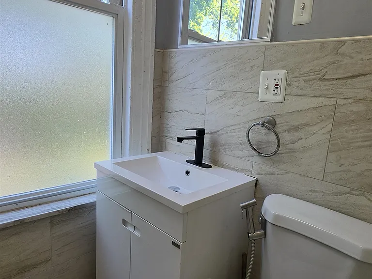 23 Sherman Pl #2 — Photo 20