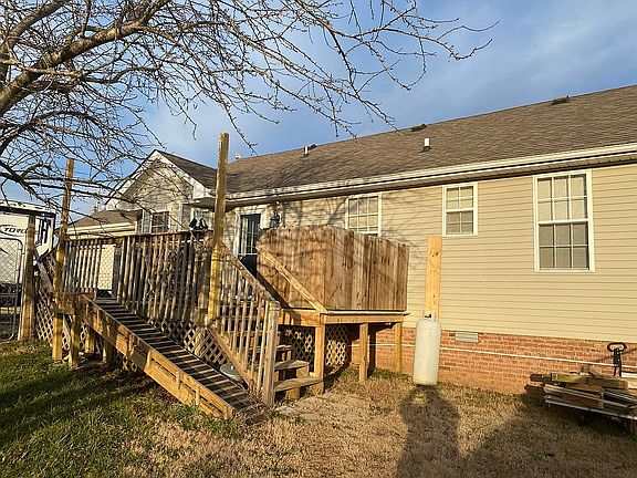 5th image of 616 Stonewall Ln