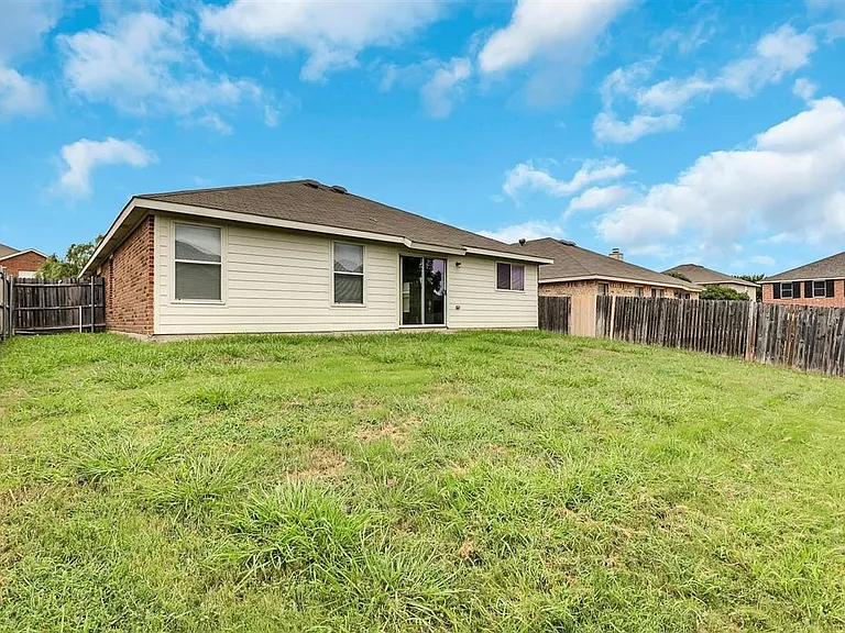 2152 Laughlin Rd — Photo 23