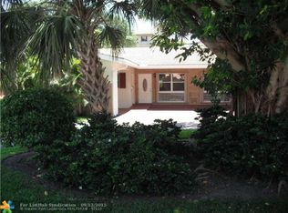 202 NE Wavecrest Way, Boca Raton, FL 33432