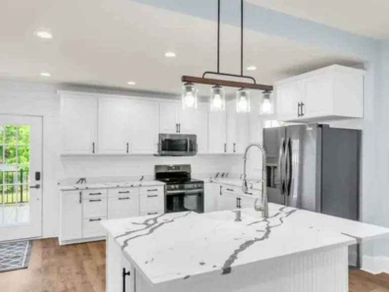 106 Grace St — Photo 12