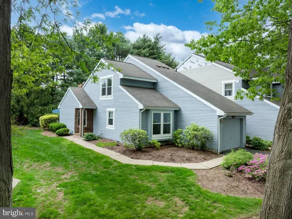 1889 Huntington Ln, State College, PA 16803