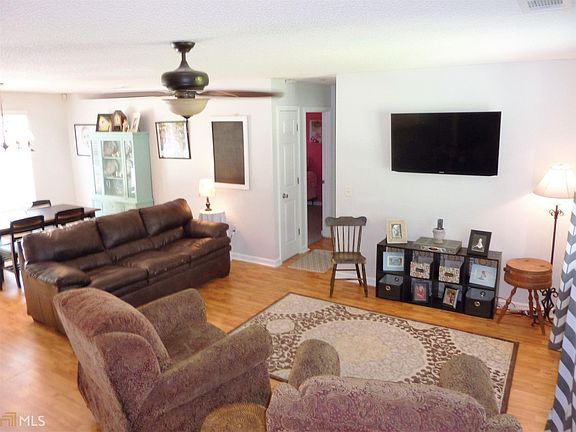 2nd image of 2411 Walden Way