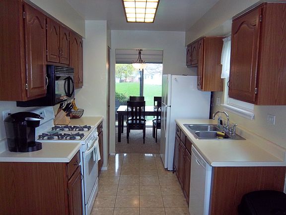 5th image of 257 Green Knoll Ln