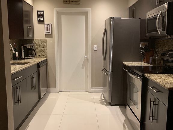 4th image of 5281 SW 95th Ave