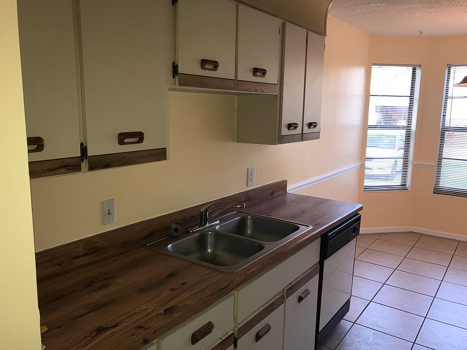 Kitchen photo 2