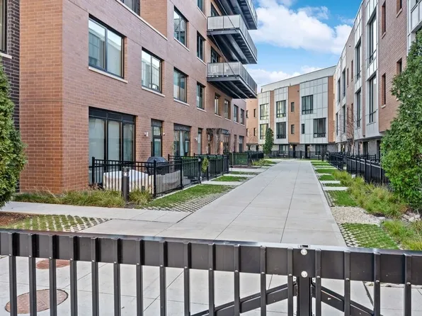 1648 W Division St Unit 607, Chicago, IL 60622