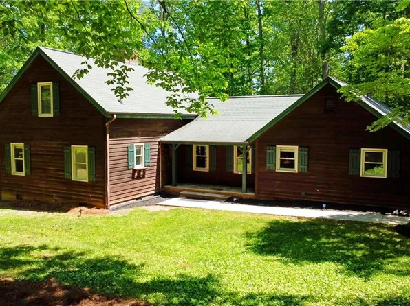 221 Ridge Crest Dr, Stoneville, NC 27048