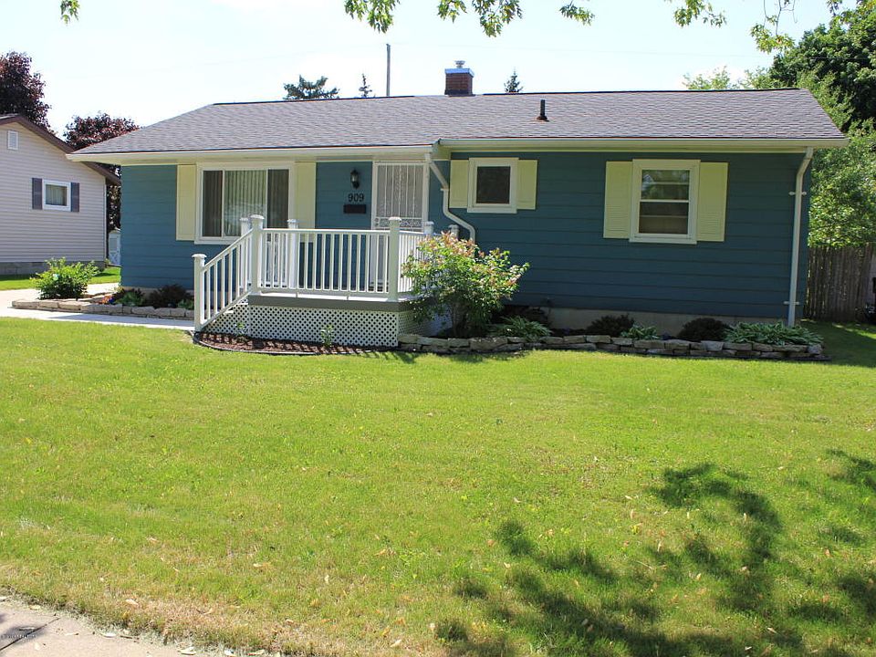 1st image of 909 Huntington Dr
