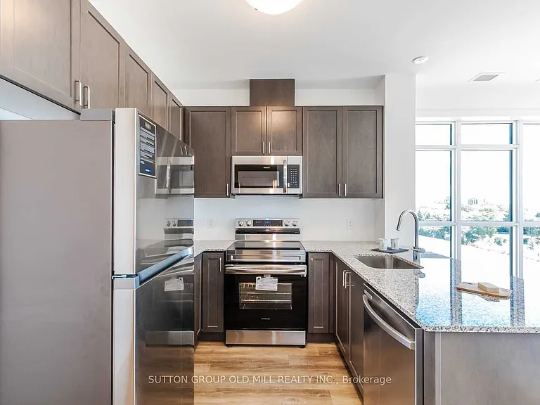 95 Dundas St W #307 — Photo 7