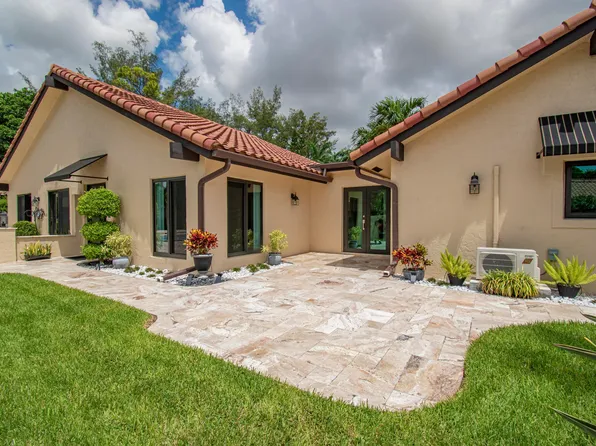 21734 San Simeon Circle, Boca Raton, FL 33433