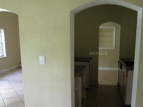 4th image of 2401 Willow Ave