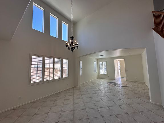 4th image of 23424 Caliente Springs Ave