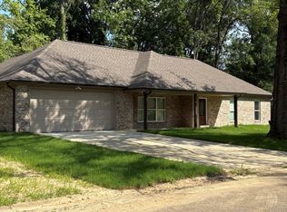 74 Azalea Dr, Columbus, MS 39705