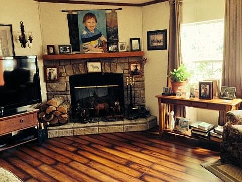 2nd image of 104 Whispering Oak Dr