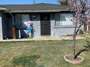 632 Forest Ln, Sanger, CA 93657