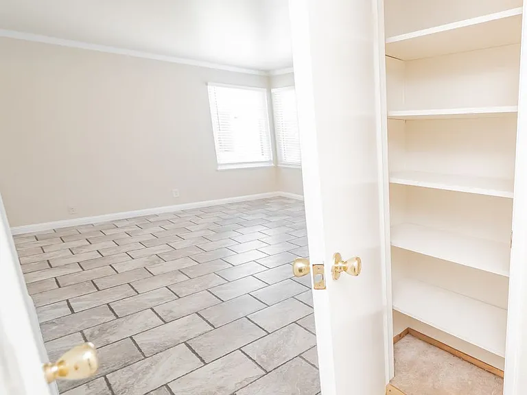 14741 Martell Ave — Photo 17