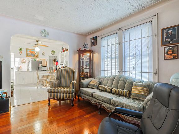 5th image of 31-22 92nd St
