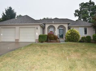13050 River Grove Dr, Columbus, IN 47203