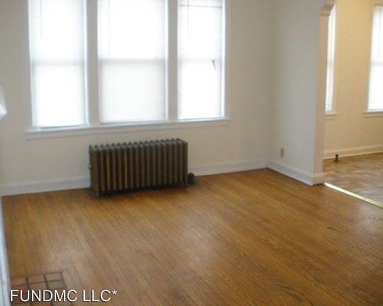 4th image of 2830 E 130th St APT 3