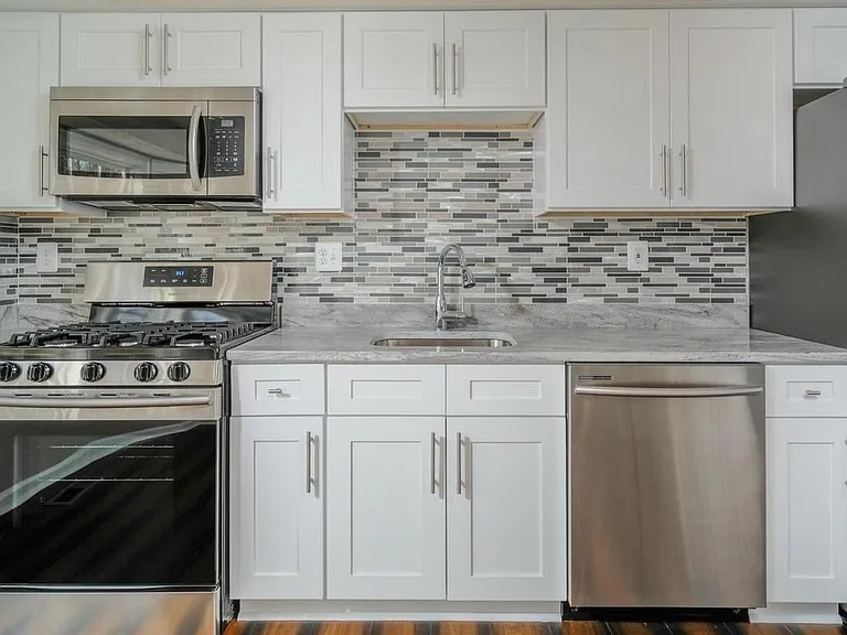 11818 Sylvia Dr — Photo 7