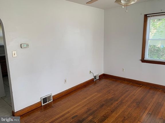 3rd image of 200 Upland Ave