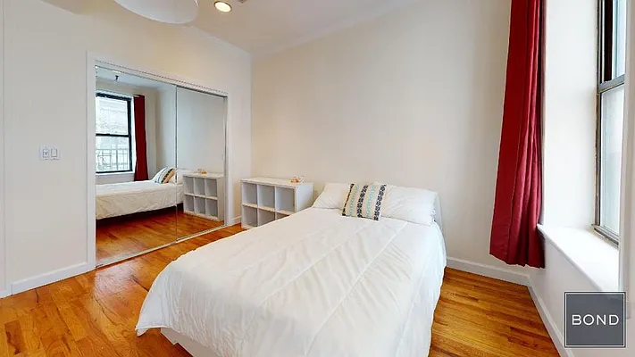 Rented by Bond New York | media 41