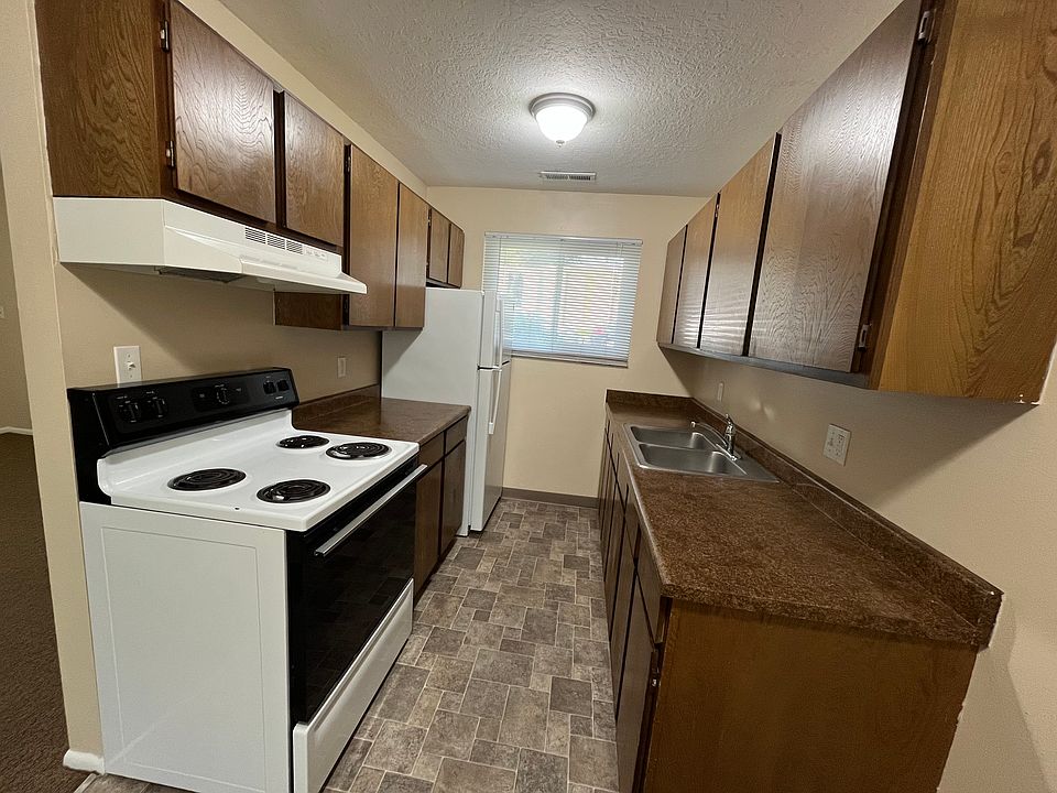 1st image of 87 W 880 N APT 3