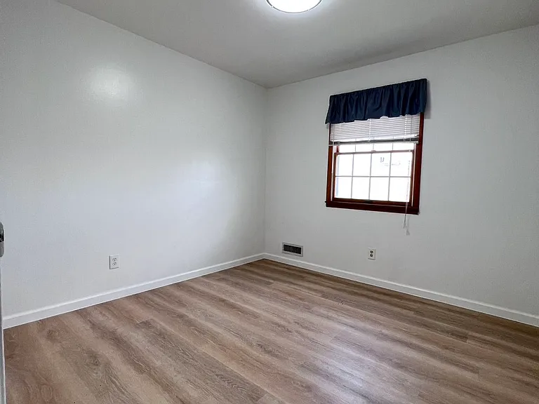 111 E Broadway — Photo 6