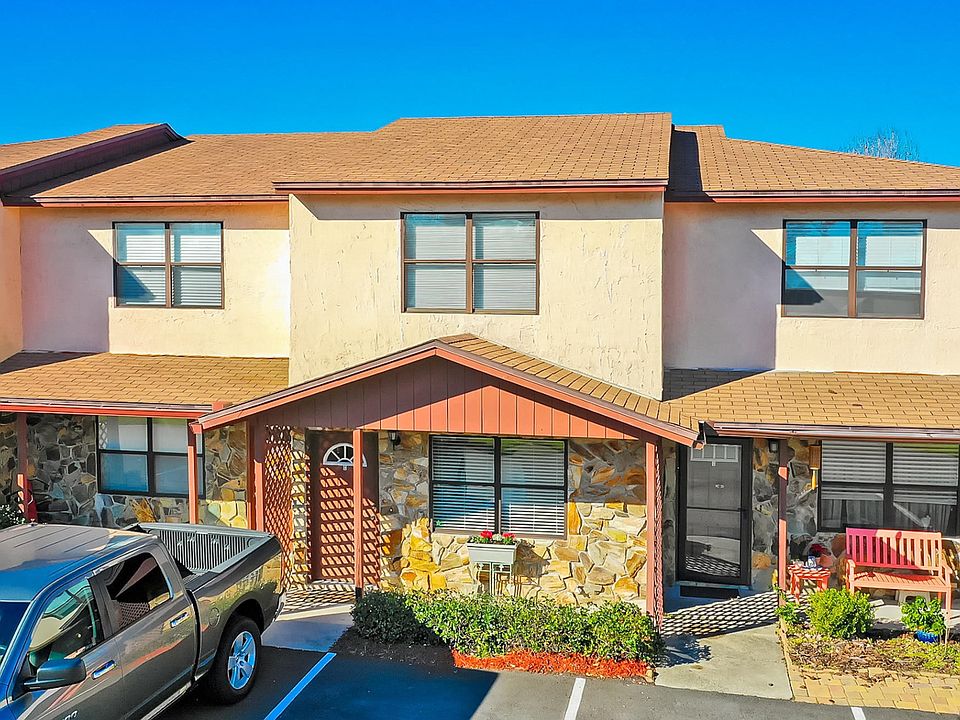 Front of Townhome