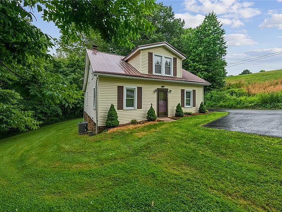 3rd image of 617 Pacek Rd