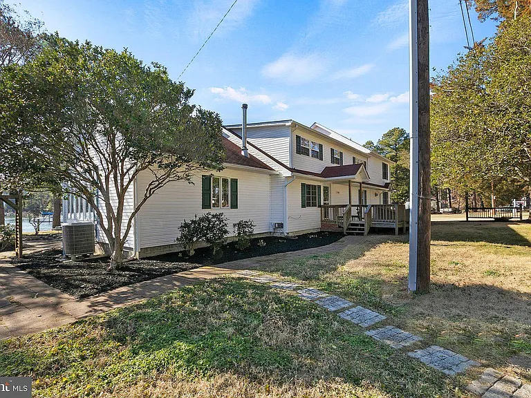 Clarke Rd — Photo 16