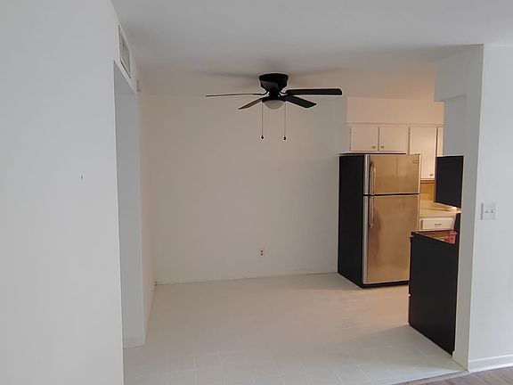 3rd image of 3100 36th St N #8-1